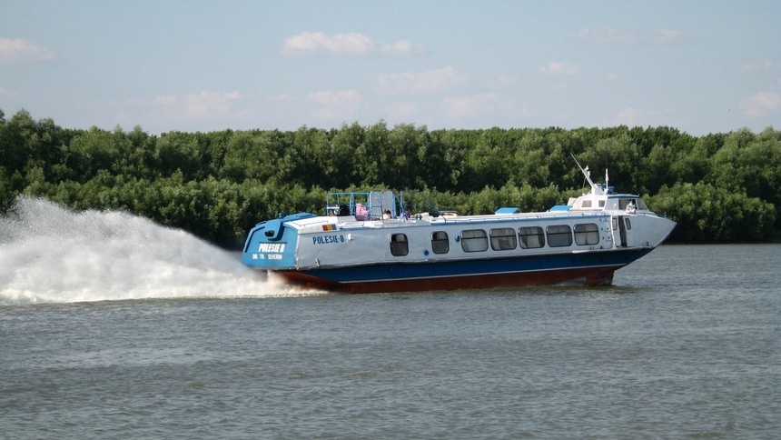 теплоход Полесье